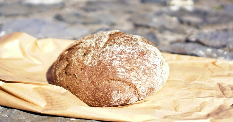 【阿姆斯特丹美食】Dolzon麵包烘焙坊，每日新鮮出爐肉桂捲、黑麥麵包！