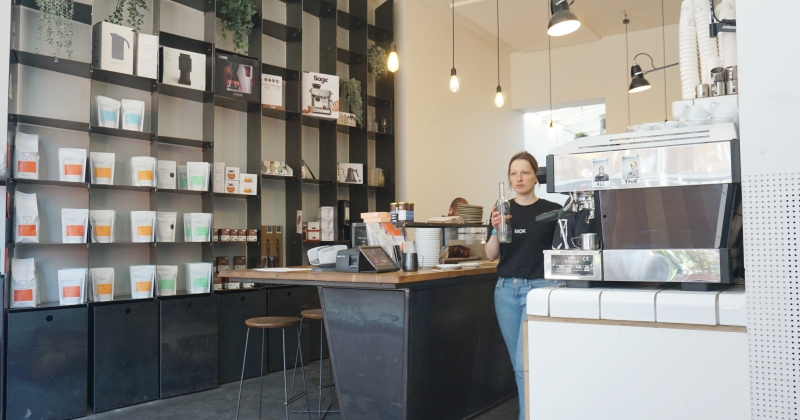 【布魯塞爾咖啡廳】MOK自家烘焙咖啡，當地人推薦冠軍咖啡館