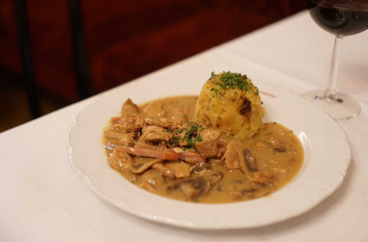 【維也納美食】Café Frauenhuber維也納最老的咖啡館，午餐12歐！